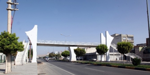 Yeni Üst Geçit Mahalle Sakinlerini Sevindirdi