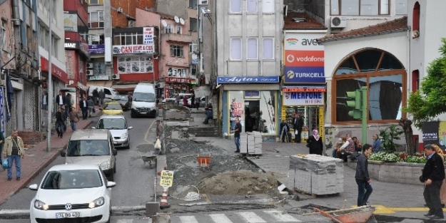 Ereğli Belediyesi’nden Kaldırım Genişletme Çalişmasi