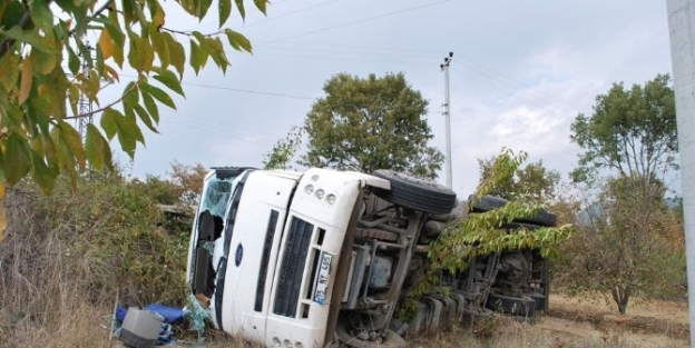 Pazarlar’da Trafik Kazası, 1 Yaralı