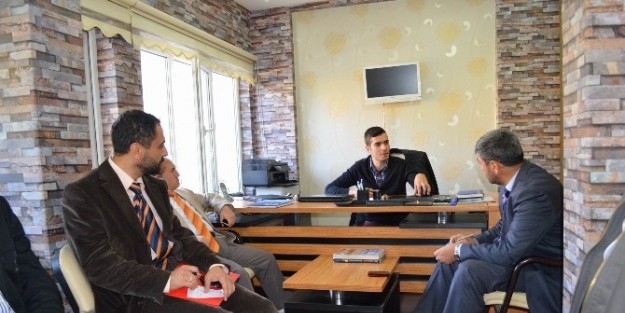 Ak Parti Gençlik Kolları Başkanı Ahmet Burak Tunç;