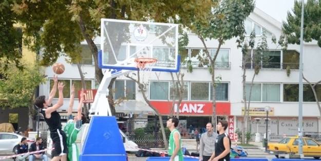 Anıtparkta Streetball Keyfi
