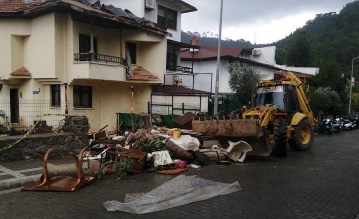 Evinde çok sayıda kedi köpek ölüsü bulunan kadın akıl hastanesine sevk edildi