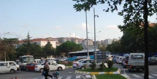 Altıyol Kavşağına Işik İstiyorlar