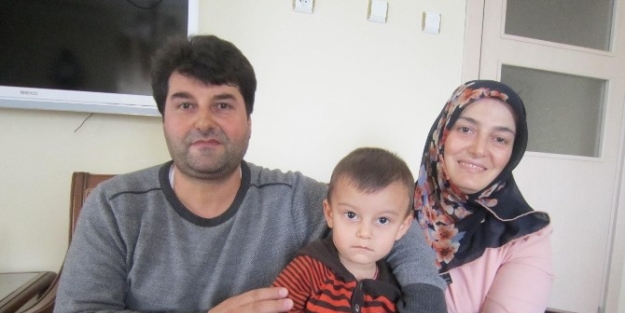 2 Çocuğunu Hastalık Nedeniyle Kaybeden Ailenin 12 Yıllık Çocuk Hasreti Hac Duası İle Kabul Oldu