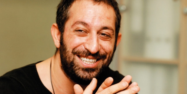 Cem Yılmaz'a bir şok daha!