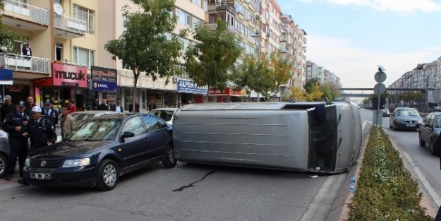 Önce Refüje Çikti Sonra Yan Yattı