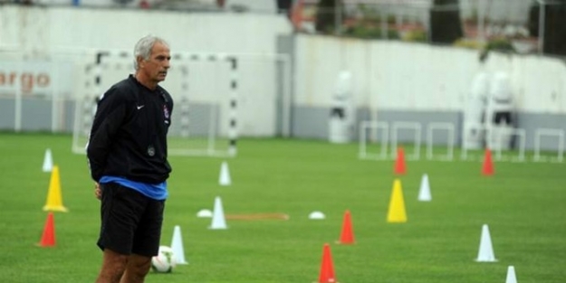 Halilhodzic Kara Kara Düşünüyor