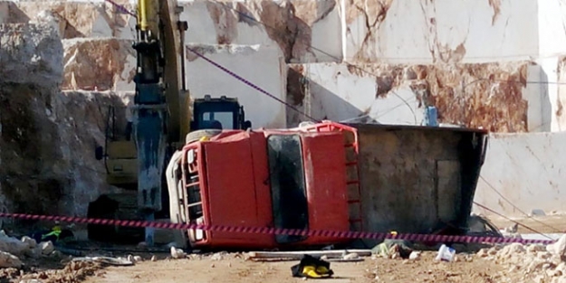 Maden işçileri kaza geçirdi, 4 ölü, 7 yaralı