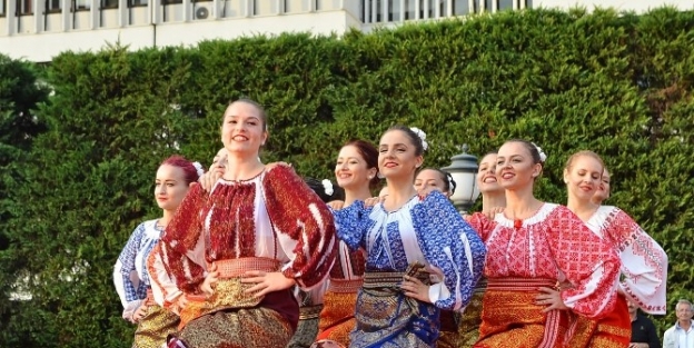 Balkanlar’dan İzmir’e "sıcak Hava" Getirdiler