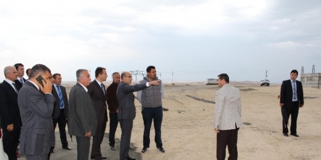 Adıyaman Valisi Sahabe Camisinde İncelemelerde Bulundu