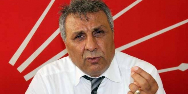 CHP'de 13 istifa birden