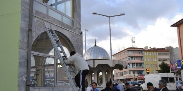 Camideki Çeşme Hırsızlığına Kameralı Çözüm