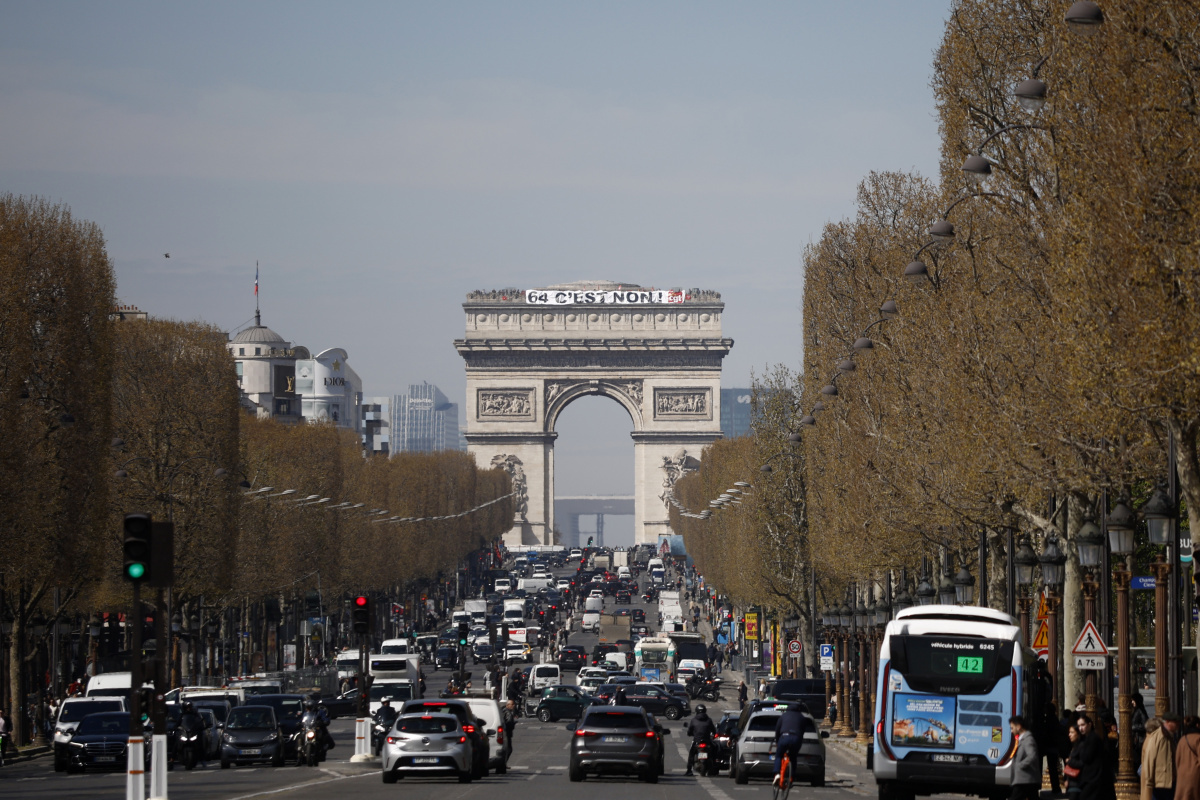 Fransa'da hükümetle sendikaların 'emeklilik reformu' görüşmesi sonuçsuz kaldı