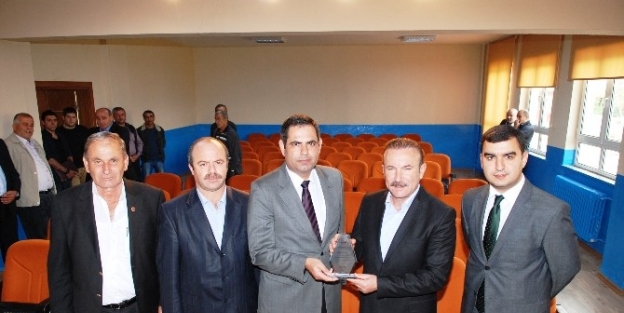 İzmit Belediyesi’nden Köy Okuluna Çok Amaçlı Salon