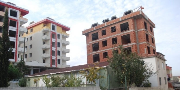 Mecsit Cemaatinden Müteahhid Şikayeti