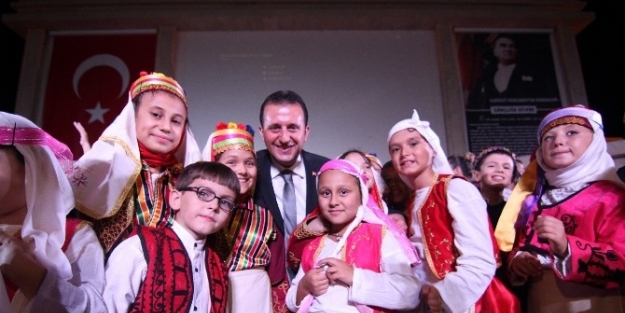 Menderes’te Halk Dansları Eğitimleri Başlıyor