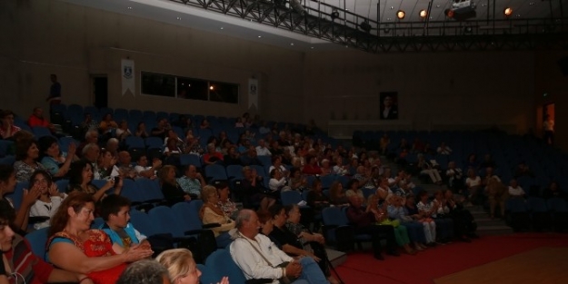 Aristofanes’in Kadınlar Savaşı Oyunu Bodrum’da Sahnelendi