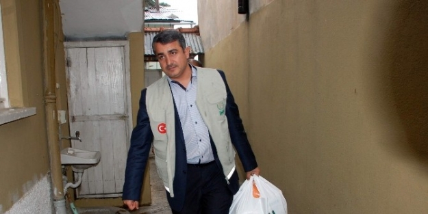 İhh’dan, Kobanili 13 Aileye Gıda Yardımı