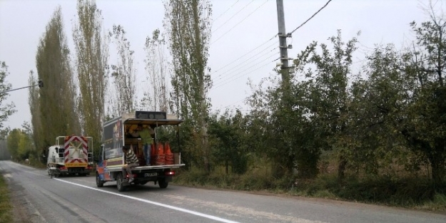 Hisarcık’ta Yol Çizgi Ve Şerit Çalişmasi