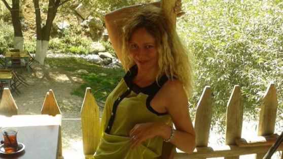 Ağabeyinin mezarı başında kendini ateşe verdi