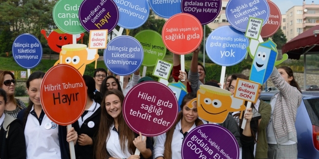 Öğrenciler GDO'lu ürünlere tepki gösterdi!