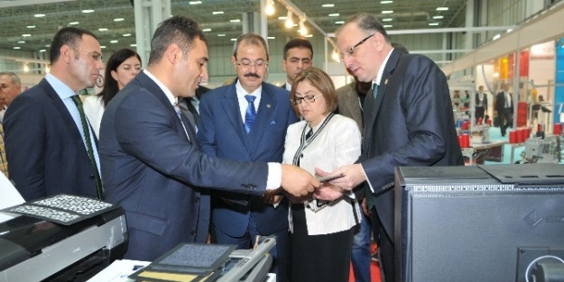 Ortadoğu Tekstil Makinaları Fuarı Açıldı