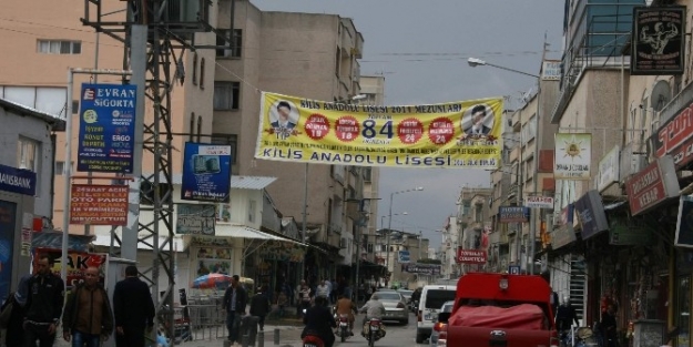Rastgele Asılan Pankartlara Tepki
