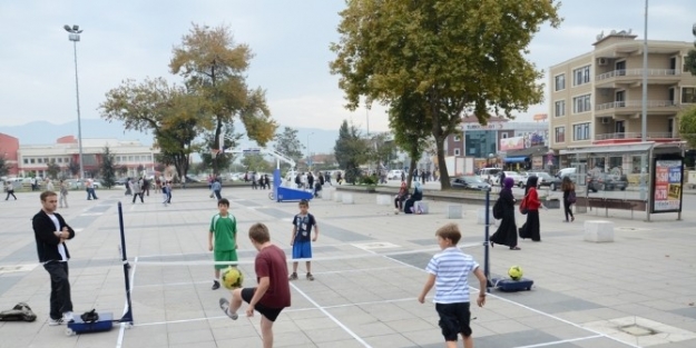 Ayak Tenisi İlgi Çekti