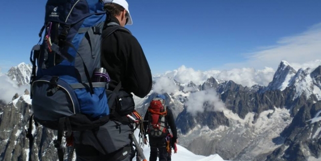Bursalı dağcılar Alplerin zirvesine tırmandı