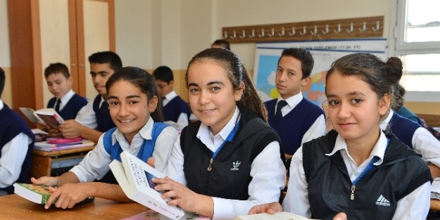 Hepsi “kitap Kurdu” Olacak