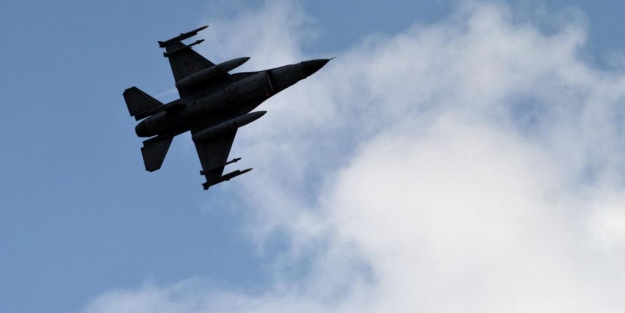 IŞİD'in savaş uçaklarıyla savaşıyor