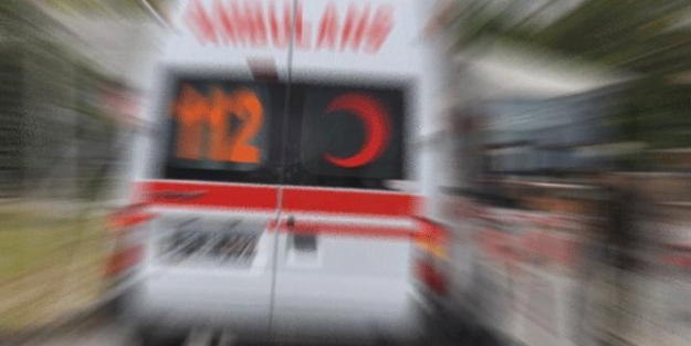 Askeri ambulans kaza yaptı, 4 yaralı