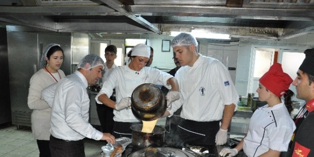 İtalyan Öğrenciler İtalyan Yemeklerini Yozgat’ta Sergiledi