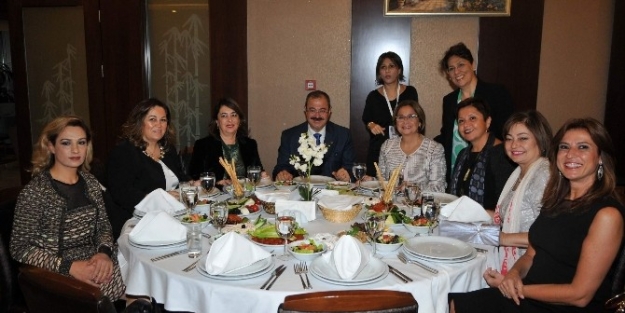 Kadın Girişimcilerden, Gso Başkanına Teşekkür Plaketi