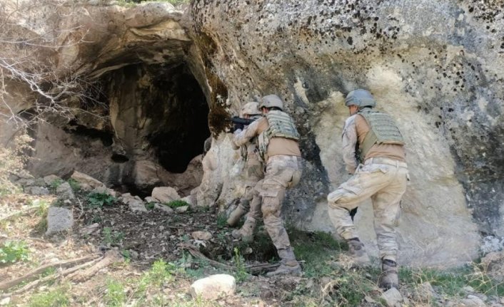 Eren Abluka'da PKK'ya ait 4 depo imha edildi