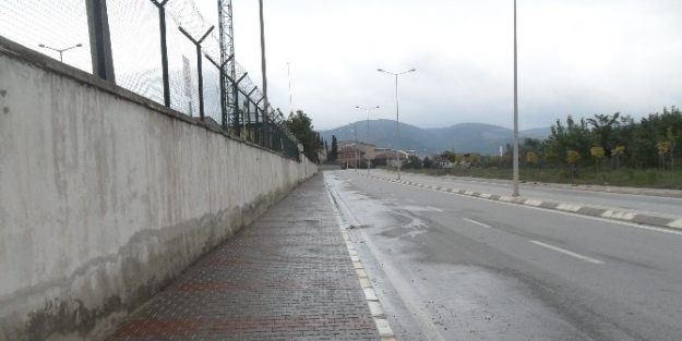 Körfez Belediyesi Ekipleri Aralıksız Çalişiyor