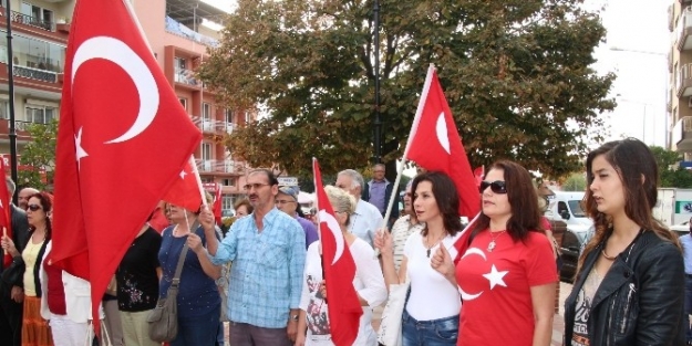 Nazilli’de Stl’lar Atatürk Büstü Ve Bayrağa Yapılan Saldırları Kınadı