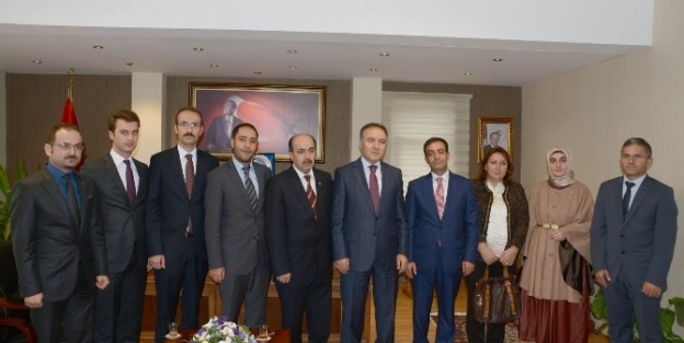 Baro Başkanı Göğebakan Ve Yönetimi Vali Altıparmak İle Başkan Sekmen’i Makamında Ziyaret Etti