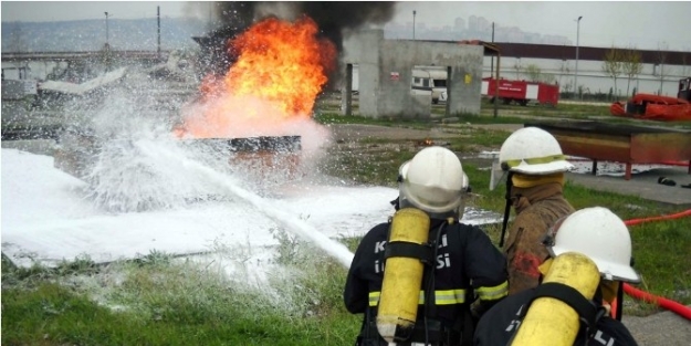Kocaeli İtfaiyesi 10 Ayda 2 Bin 751 Yangına Müdahale Etti