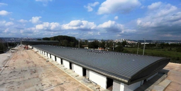 Yeni Hal Binası Son Şeklini Alıyor