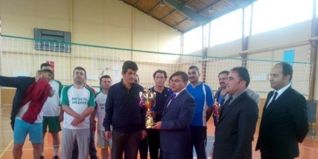 Beyşehir’de Voleybolda Şampiyon Orman İşletme Müdürlüğü