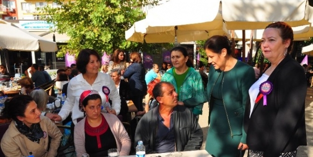Kadın Platformu Dayanışma İçin Bir Araya Geldi