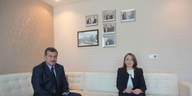 Celal Uzunkaya’dan Nezaket Emine Atasoy’a Ziyaret