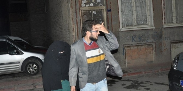 Suriyeli Kadının Çantasi Çalindi