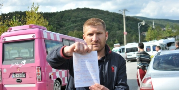 Yalova’da Minibüsçüler Yolu Trafiğe Kapattı
