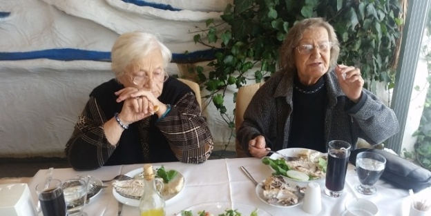 Huzurevi Sakinleri Moral Depoladı