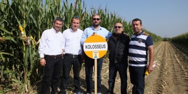 Burhaniye’de 10 Bin Hektar Alana Ekilen Silajlık Mısırın Hasadına Başlandı