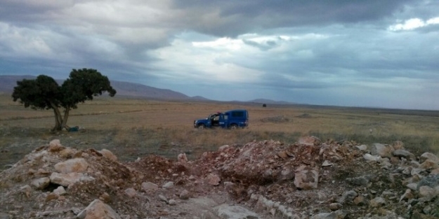 Define Ararken Yakalandılar