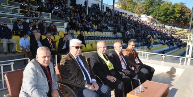 Tekirdağ Büyükşehir Belediye Başkanı Kadir Albayrak, Tekirdağspor’u Kutladı