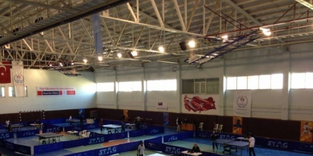 Masa Tenisi Müsabakaları Yapıldı